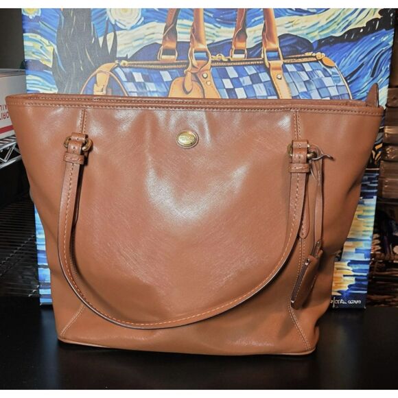 Coach Cross Grain Leather Shoulder Bag - EUC - Picture 1 of 11